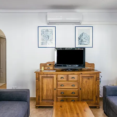 Allegra Holiday home
